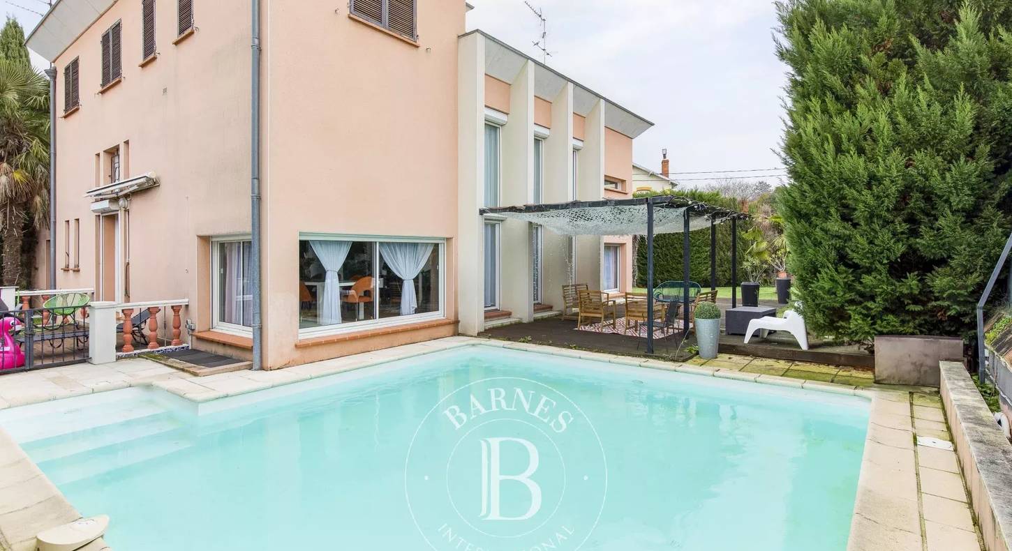 Show - BARNES Agency, luxury real estate in Toulouse