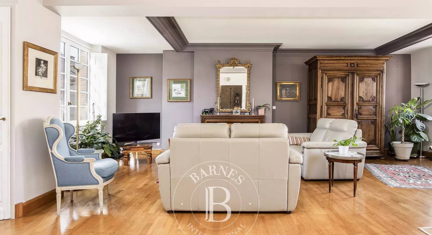 Show - BARNES Agency, luxury real estate in Toulouse