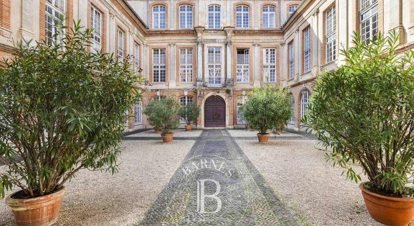 Show - BARNES Toulouse - Immobilier de luxe, appartements et maisons de prestige à Toulouse