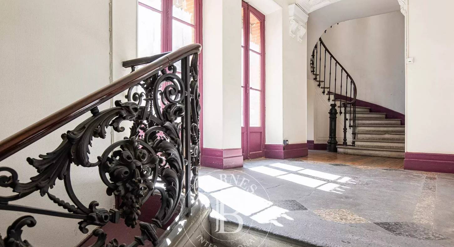 Show - BARNES Agency, luxury real estate in Toulouse