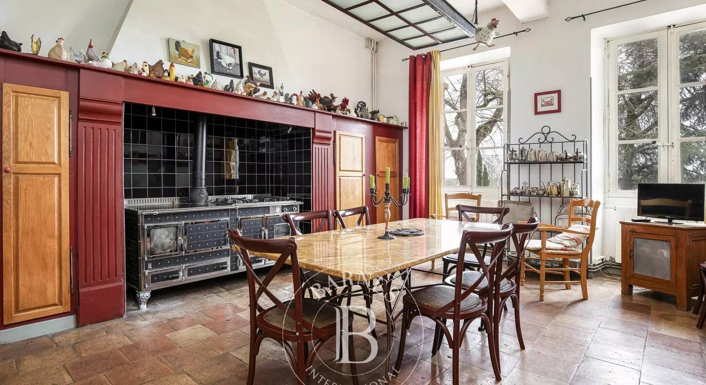 Show - BARNES Agency, luxury real estate in Toulouse