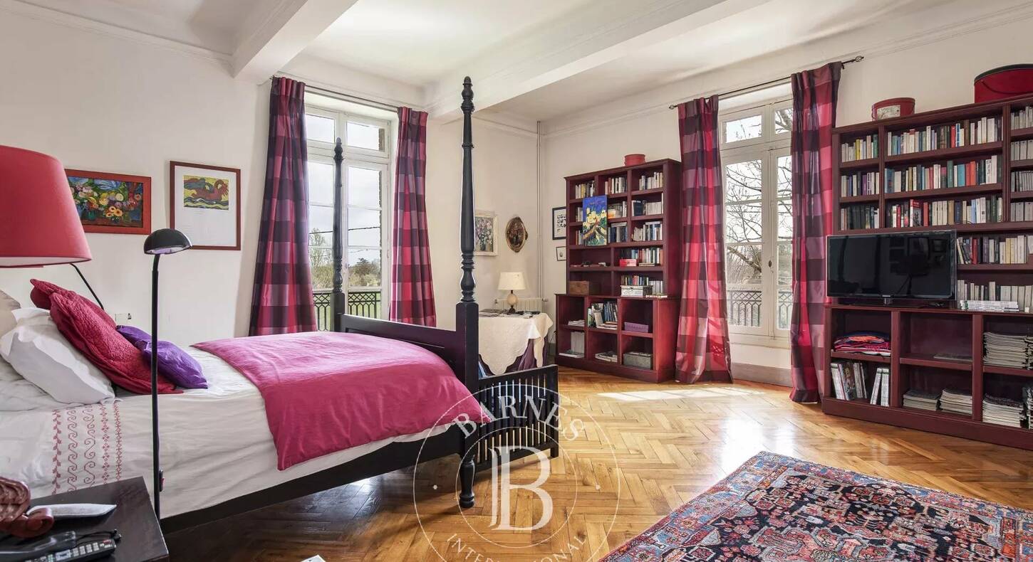 Show - BARNES Agency, luxury real estate in Toulouse
