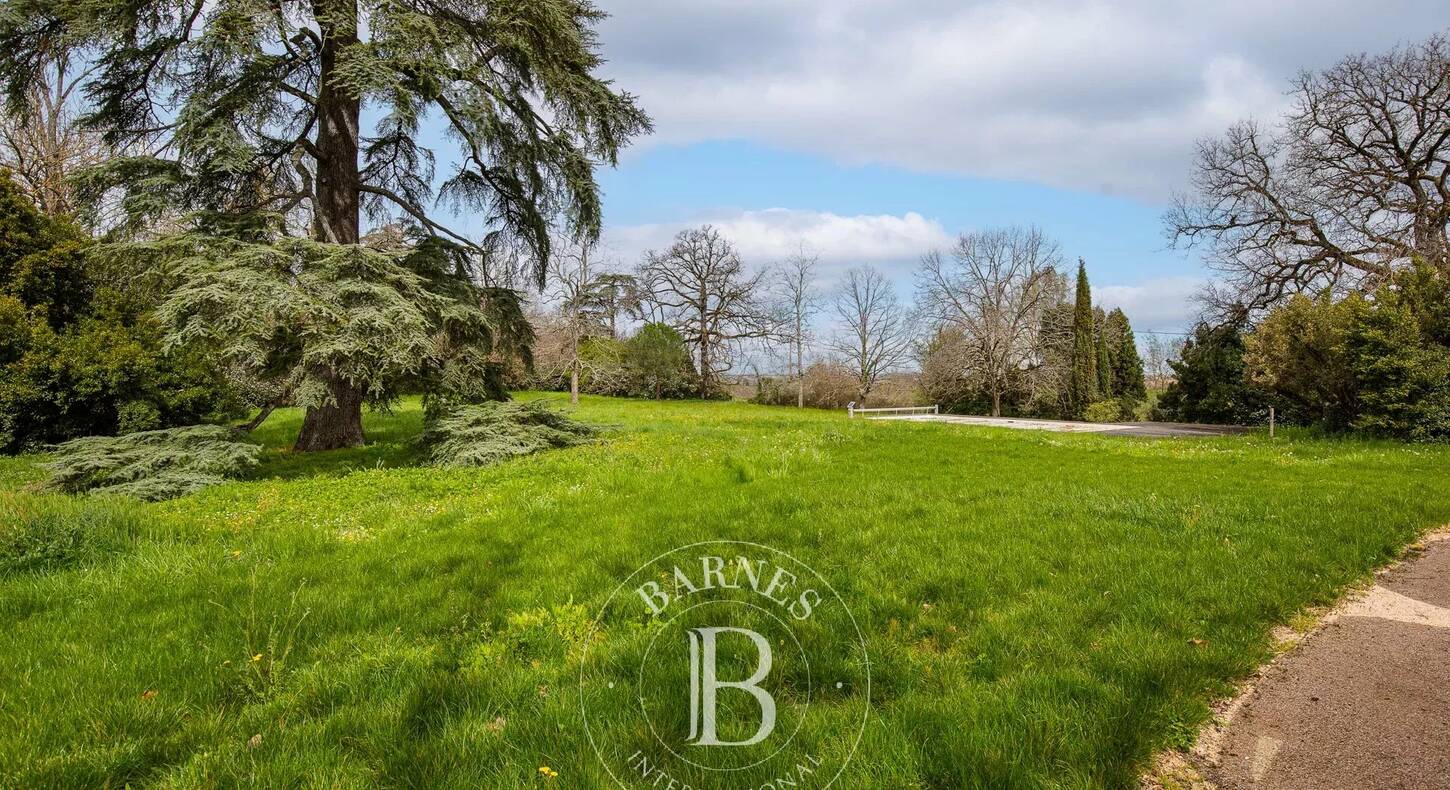 Show - BARNES Agency, luxury real estate in Toulouse