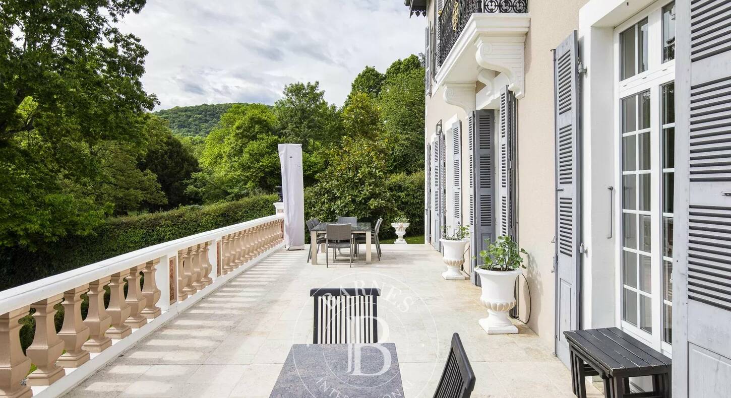 Show - BARNES Agency, luxury real estate in Toulouse