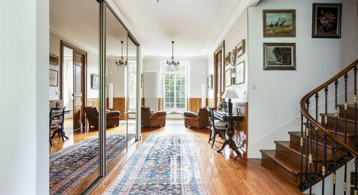 Show - BARNES Agency, luxury real estate in Toulouse