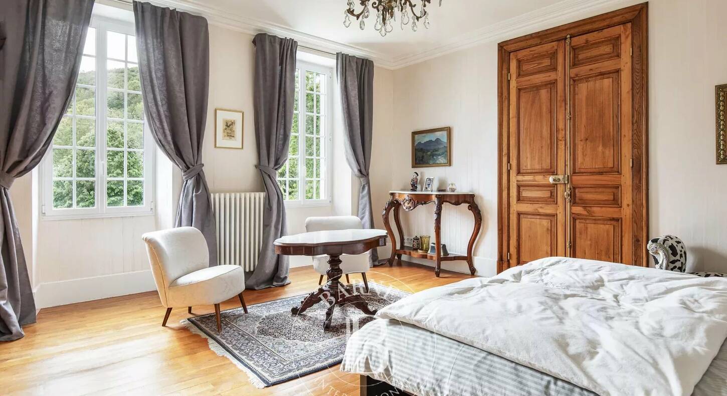 Show - BARNES Agency, luxury real estate in Toulouse