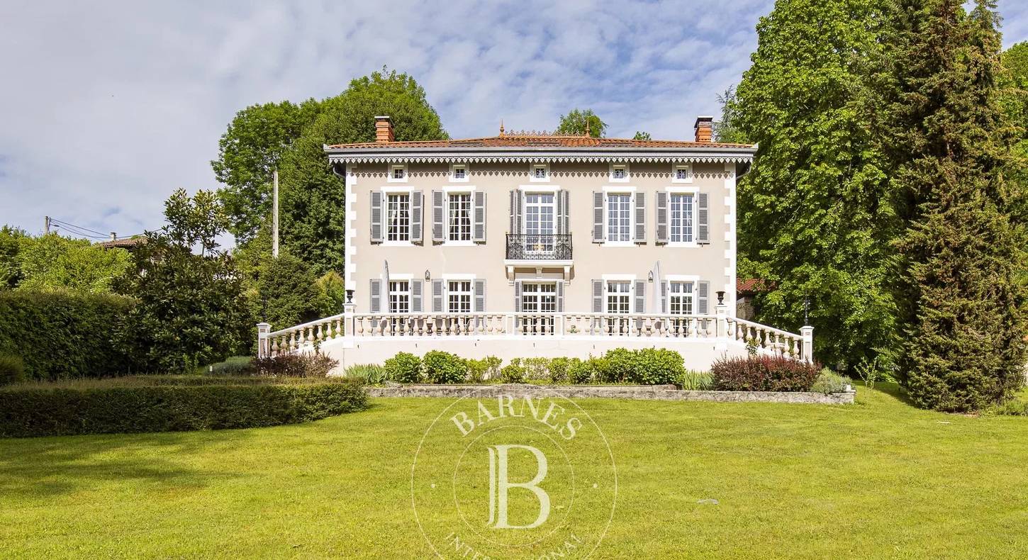 Show - BARNES Agency, luxury real estate in Toulouse