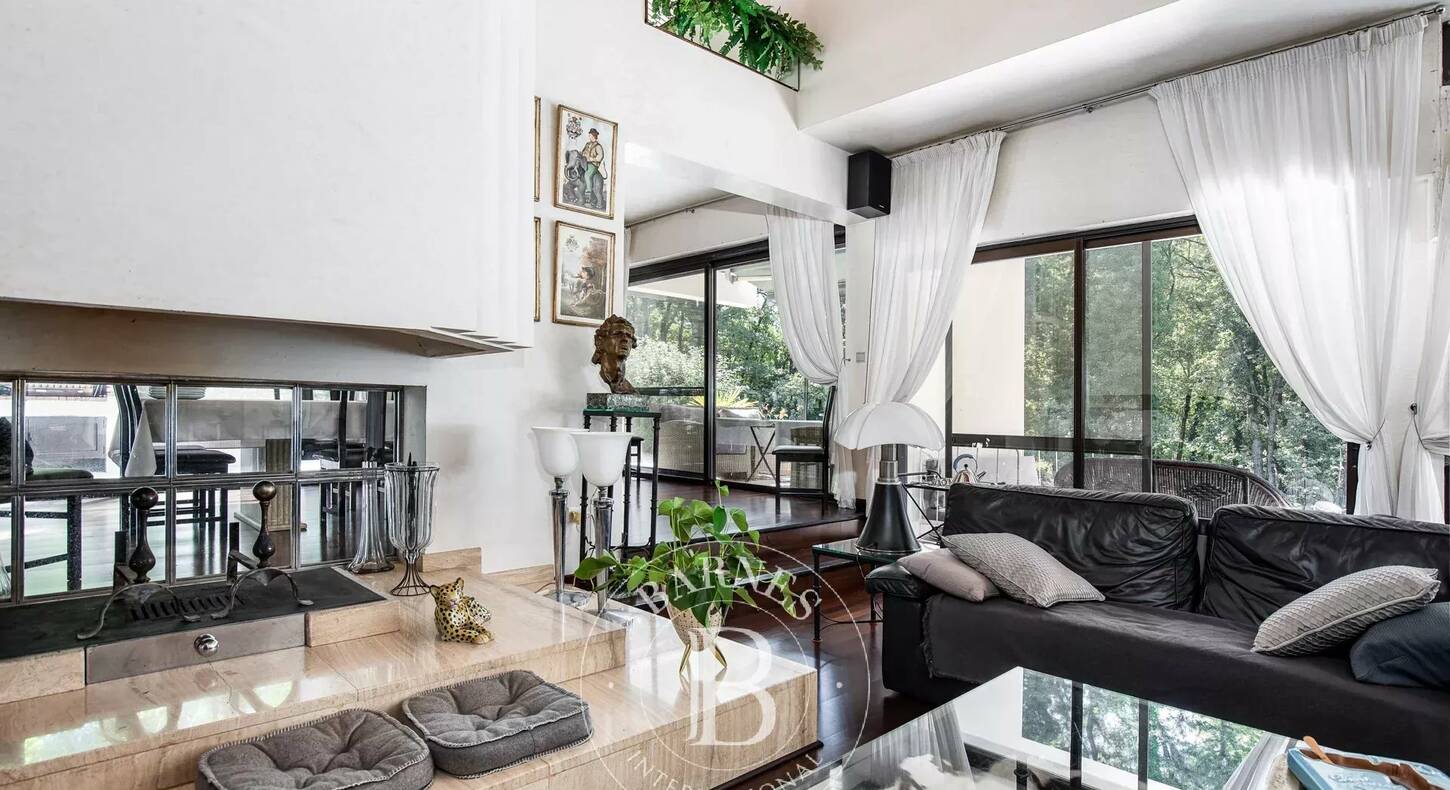 Show - BARNES Agency, luxury real estate in Toulouse