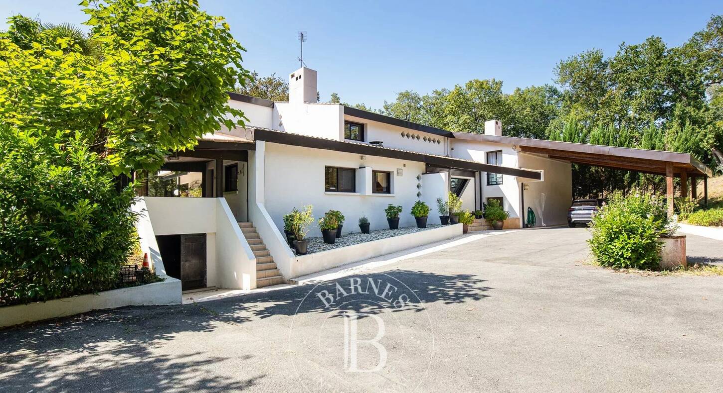 Show - BARNES Agency, luxury real estate in Toulouse