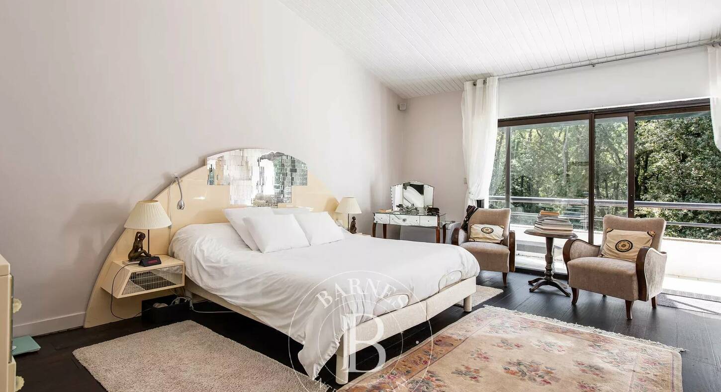 Show - BARNES Agency, luxury real estate in Toulouse