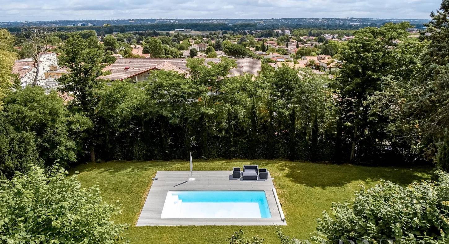 Show - BARNES Agency, luxury real estate in Toulouse
