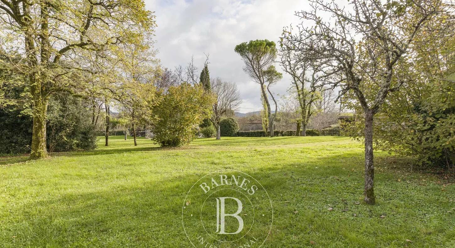 Show - BARNES Agency, luxury real estate in Toulouse