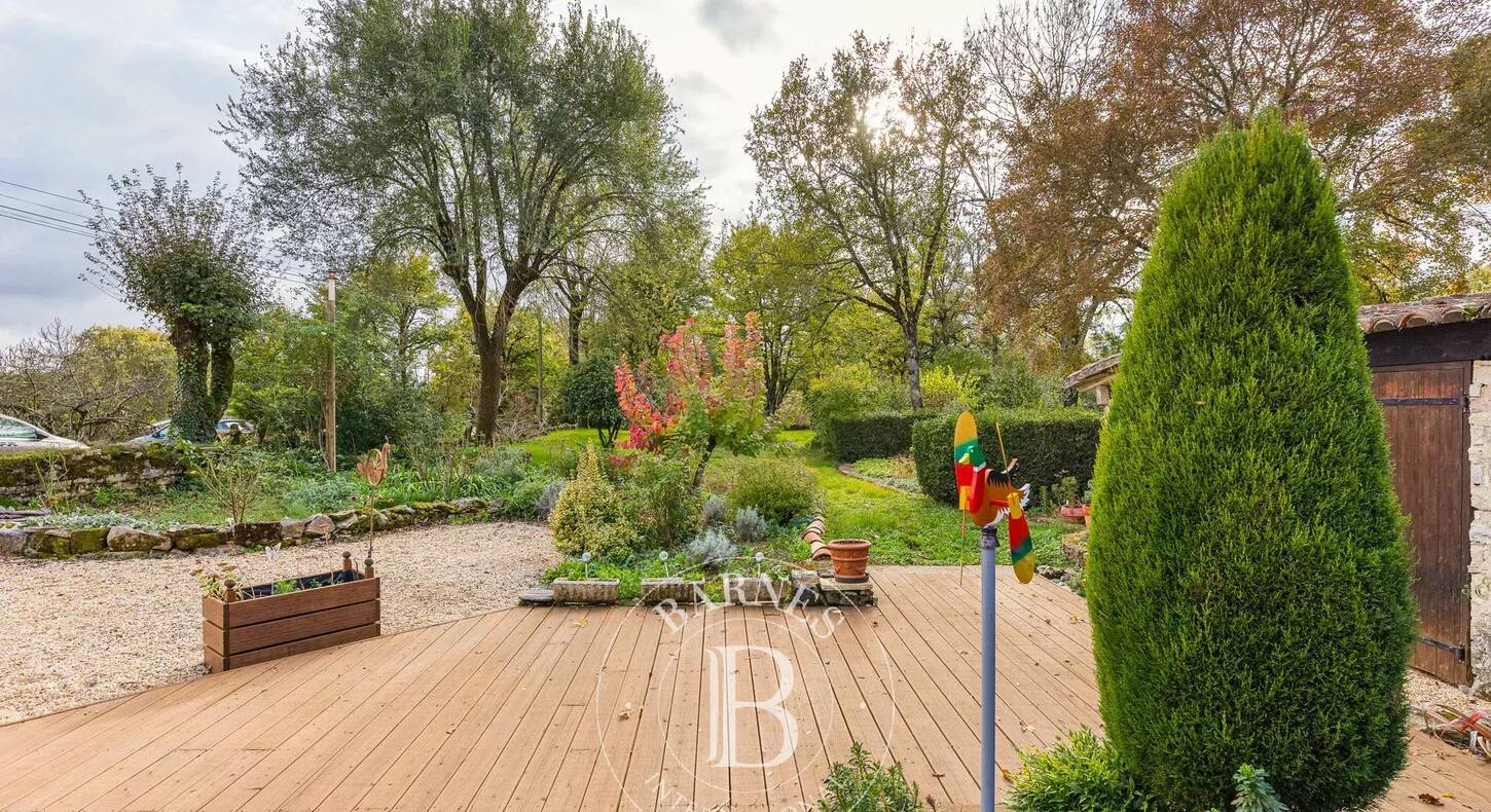 Show - BARNES Agency, luxury real estate in Toulouse