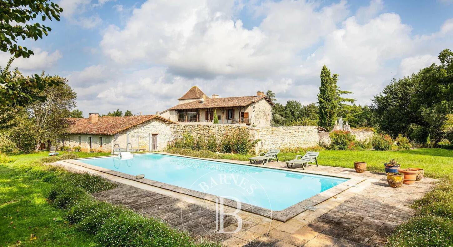 Show - BARNES Agency, luxury real estate in Toulouse