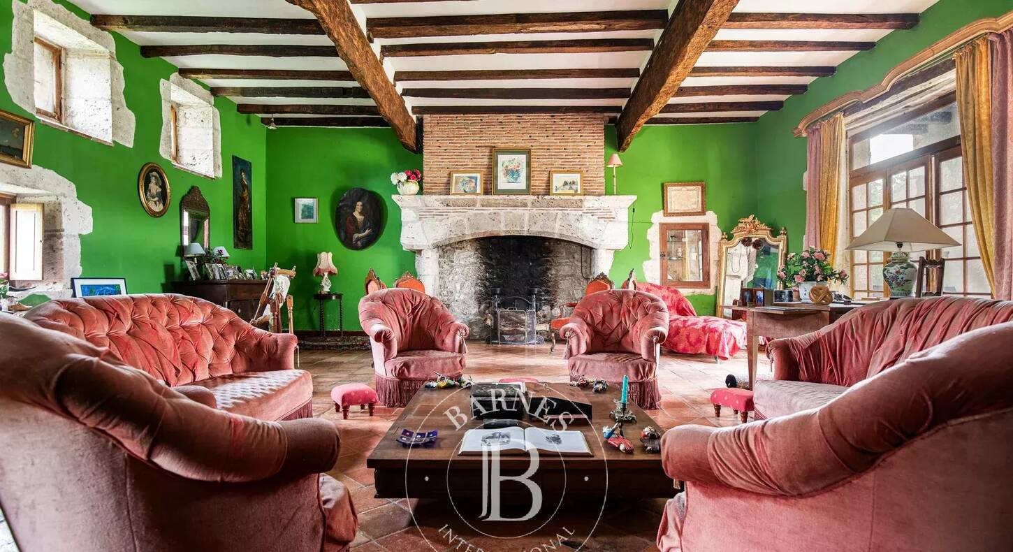 Show - BARNES Agency, luxury real estate in Toulouse