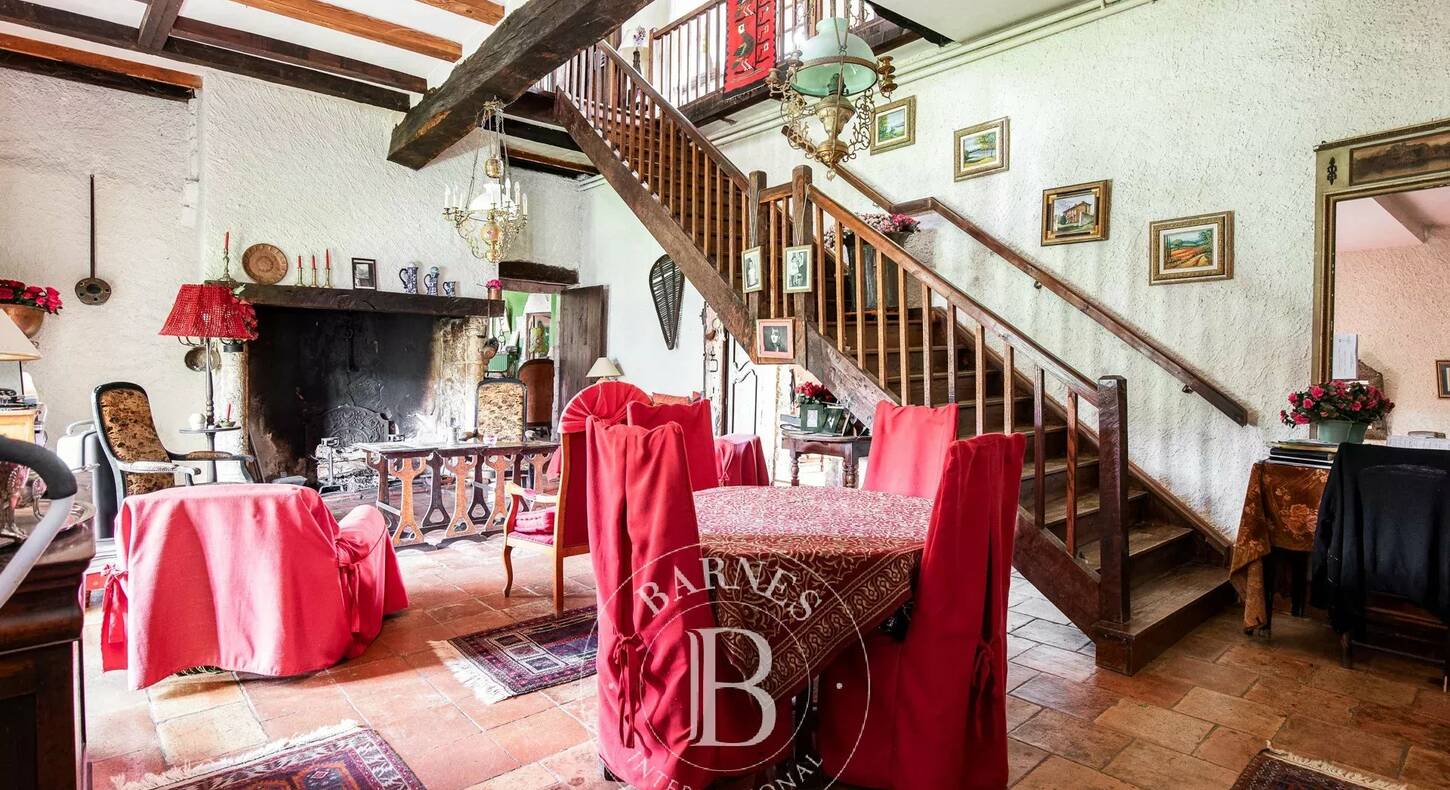 Show - BARNES Agency, luxury real estate in Toulouse