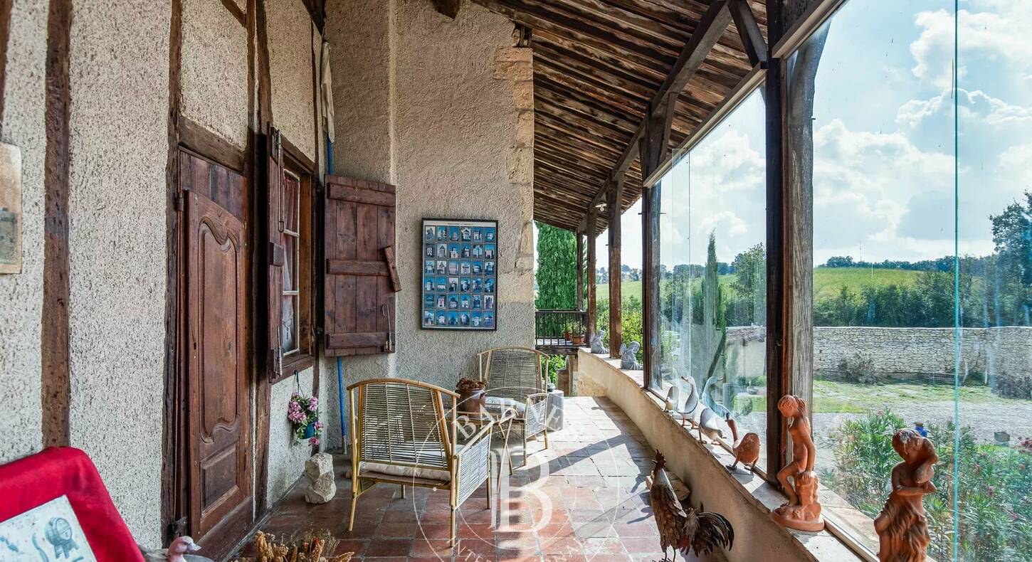Show - BARNES Agency, luxury real estate in Toulouse