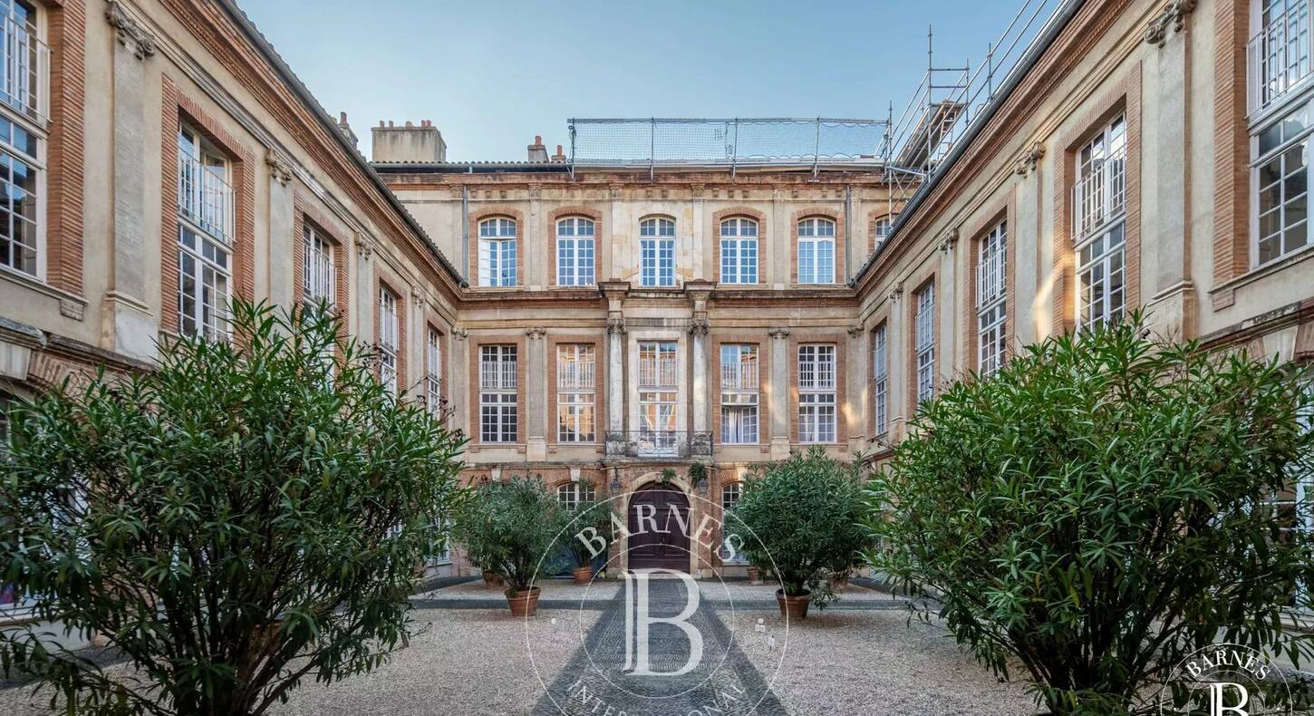 Show - BARNES Agency, luxury real estate in Toulouse