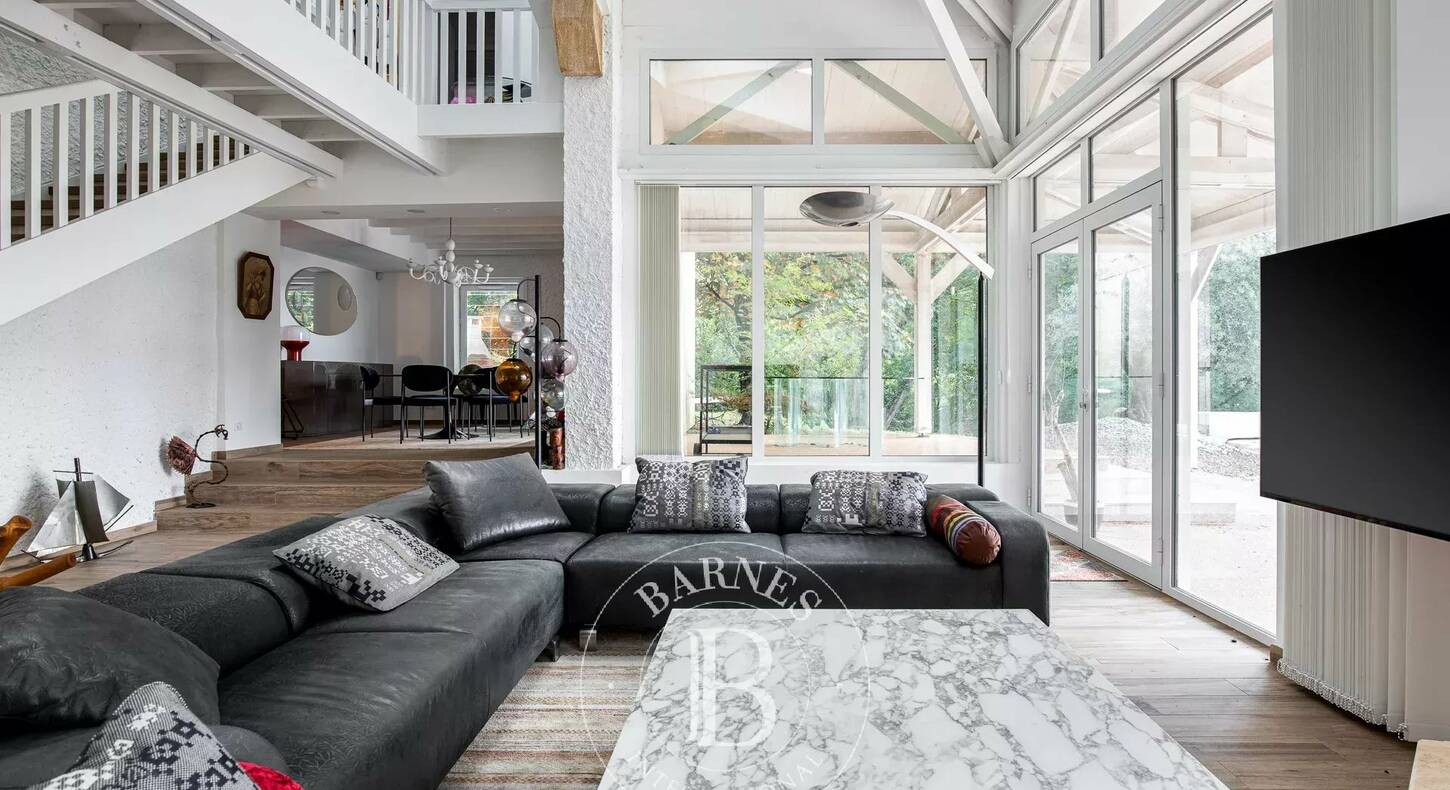 Show - BARNES Agency, luxury real estate in Toulouse