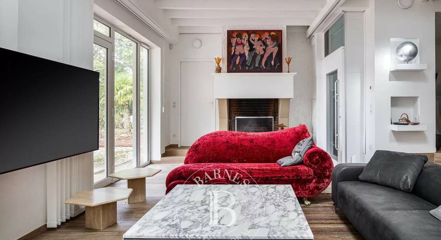 Show - BARNES Agency, luxury real estate in Toulouse