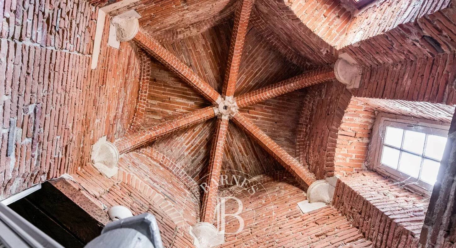Show - BARNES Agency, luxury real estate in Toulouse