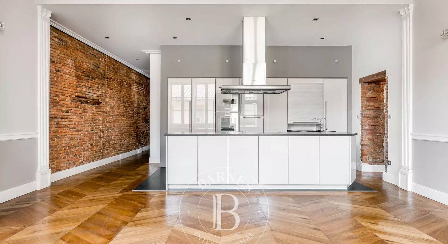 Show - BARNES Toulouse - Immobilier de luxe, appartements et maisons de prestige à Toulouse