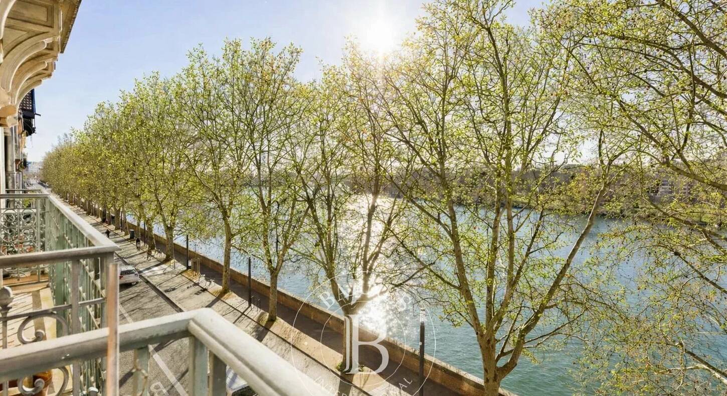 Show - BARNES Agency, luxury real estate in Toulouse