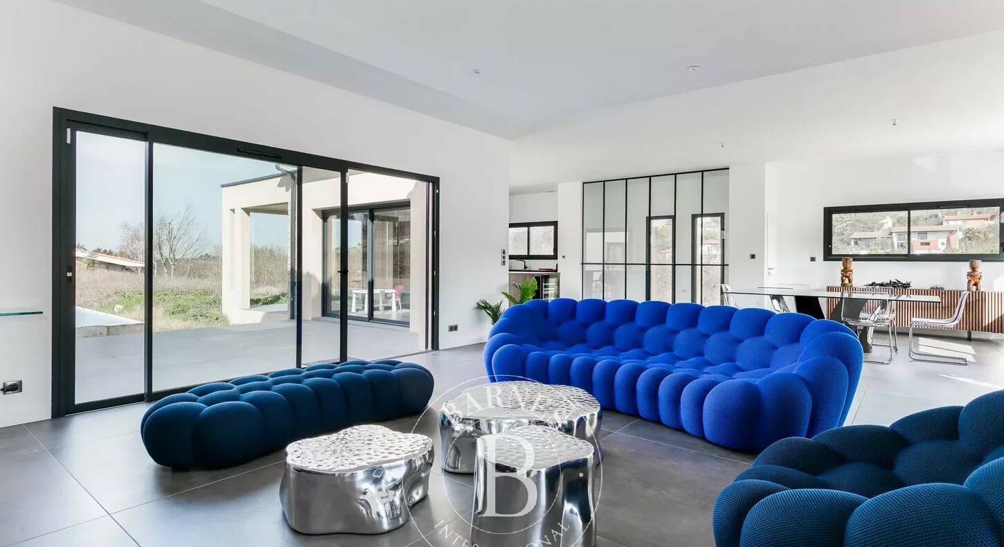 Show - BARNES Agency, luxury real estate in Toulouse