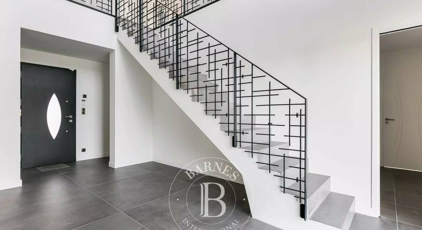 Show - BARNES Agency, luxury real estate in Toulouse