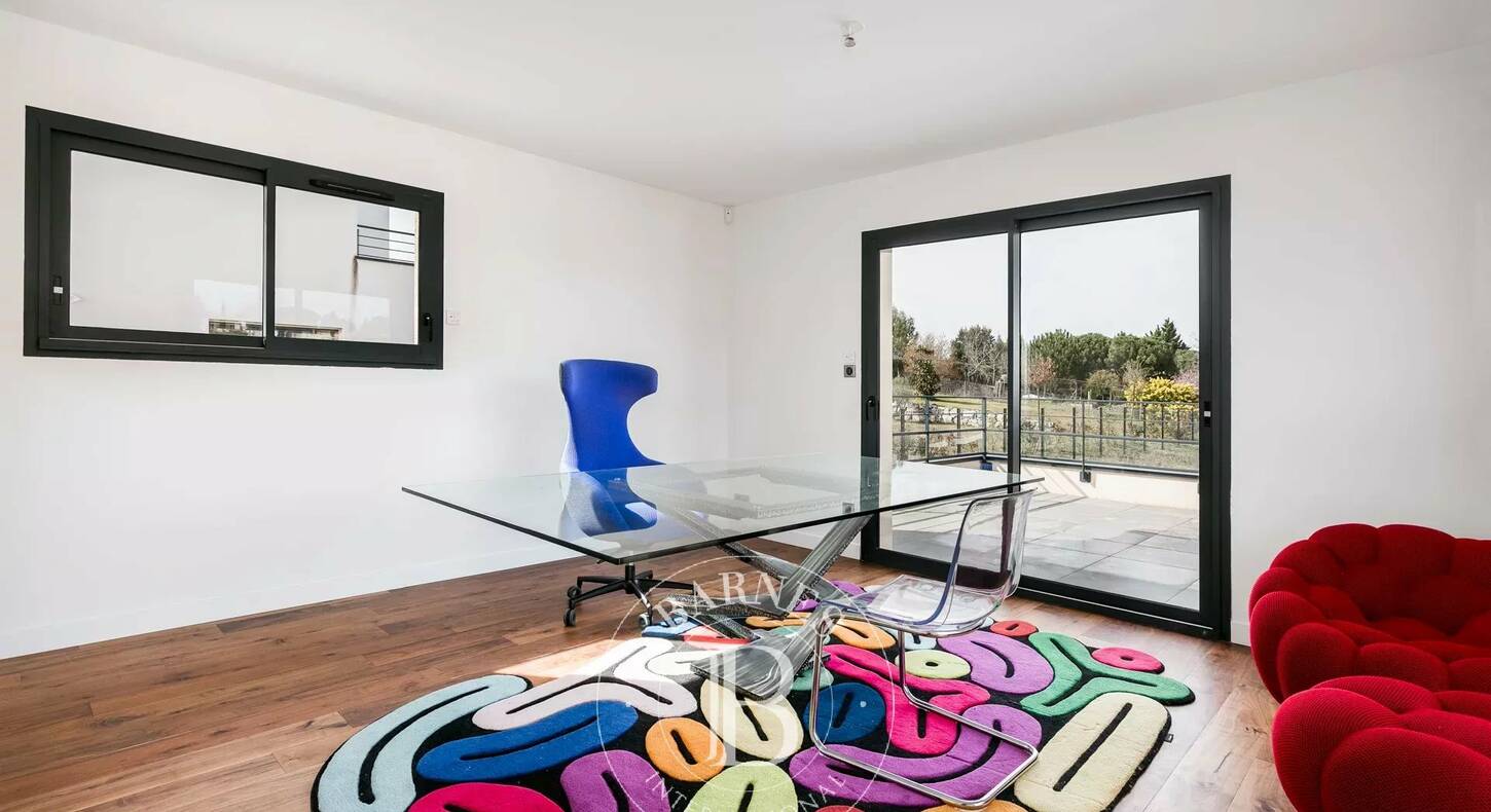 Show - BARNES Agency, luxury real estate in Toulouse