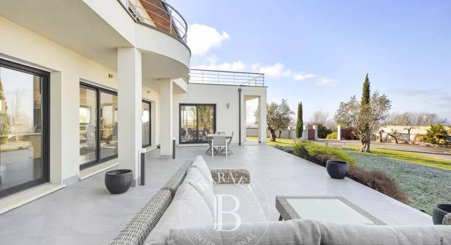 Show - BARNES Toulouse - Immobilier de luxe, appartements et maisons de prestige à Toulouse
