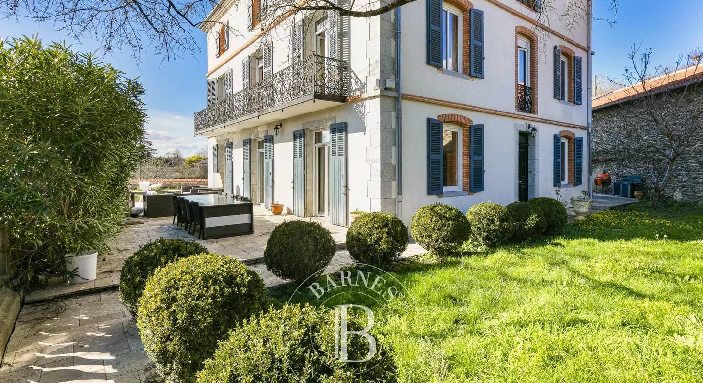 Show - BARNES Agency, luxury real estate in Toulouse