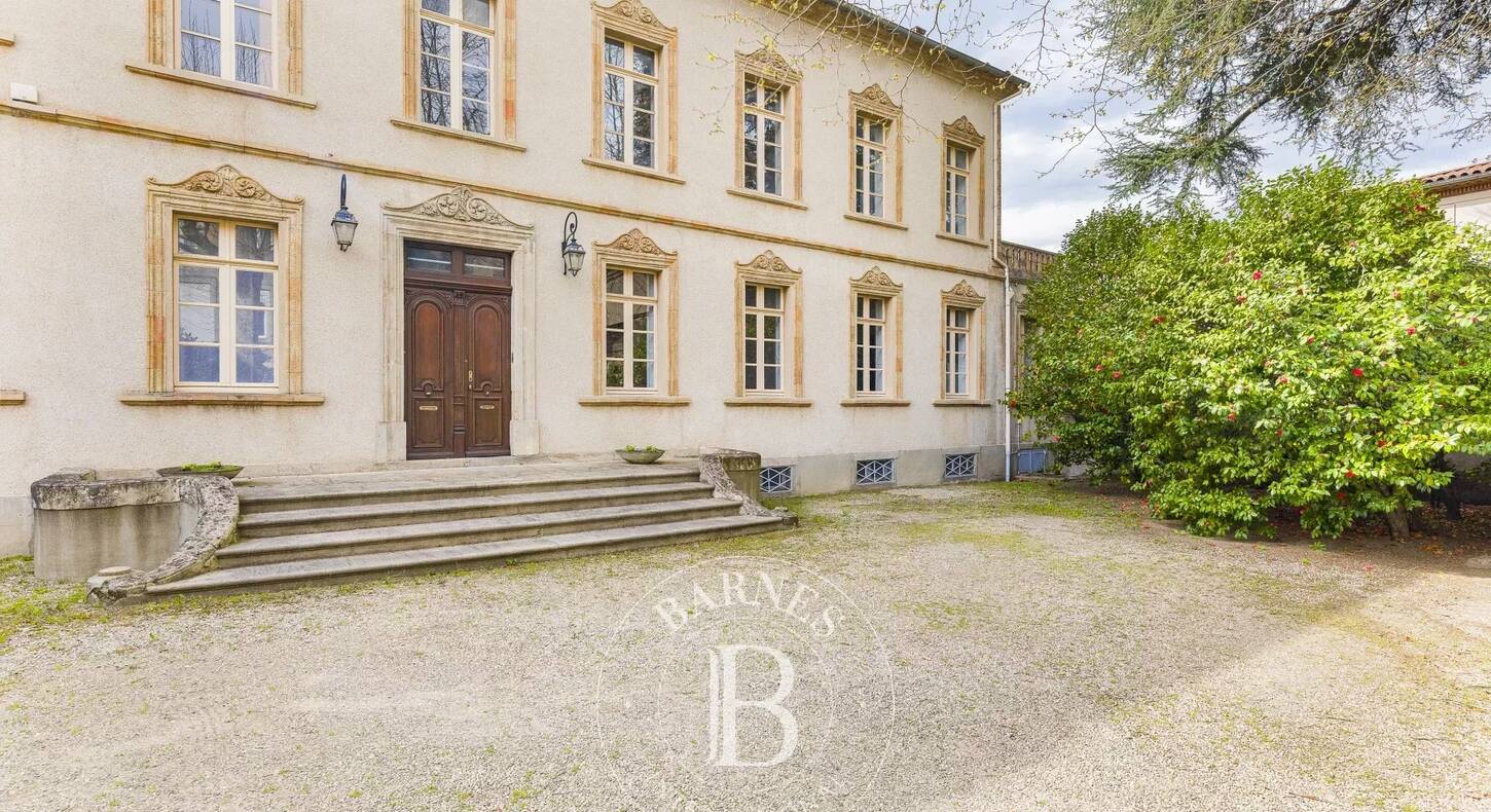 Show - BARNES Agency, luxury real estate in Toulouse