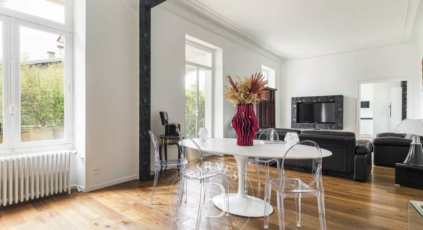 Show - BARNES Agency, luxury real estate in Toulouse