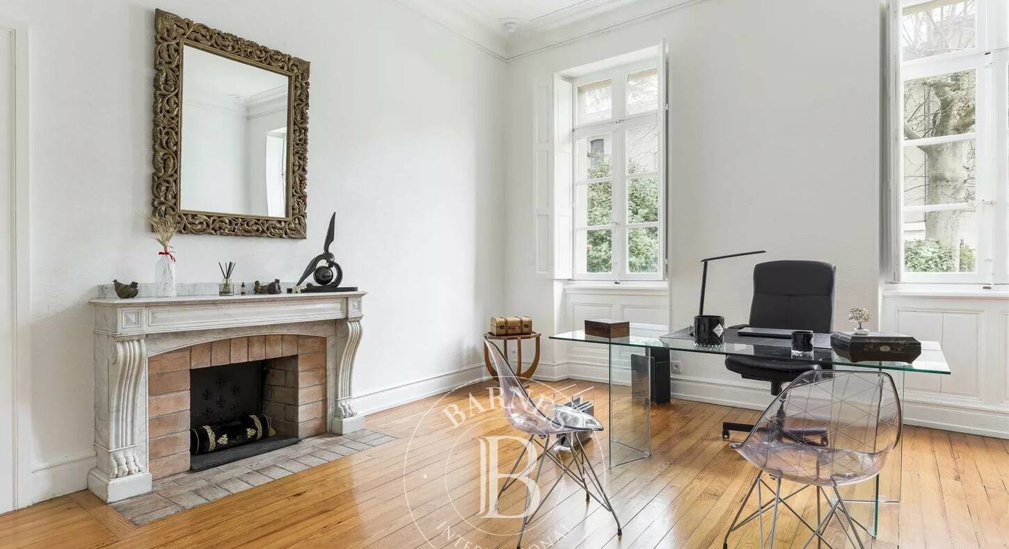 Show - BARNES Agency, luxury real estate in Toulouse