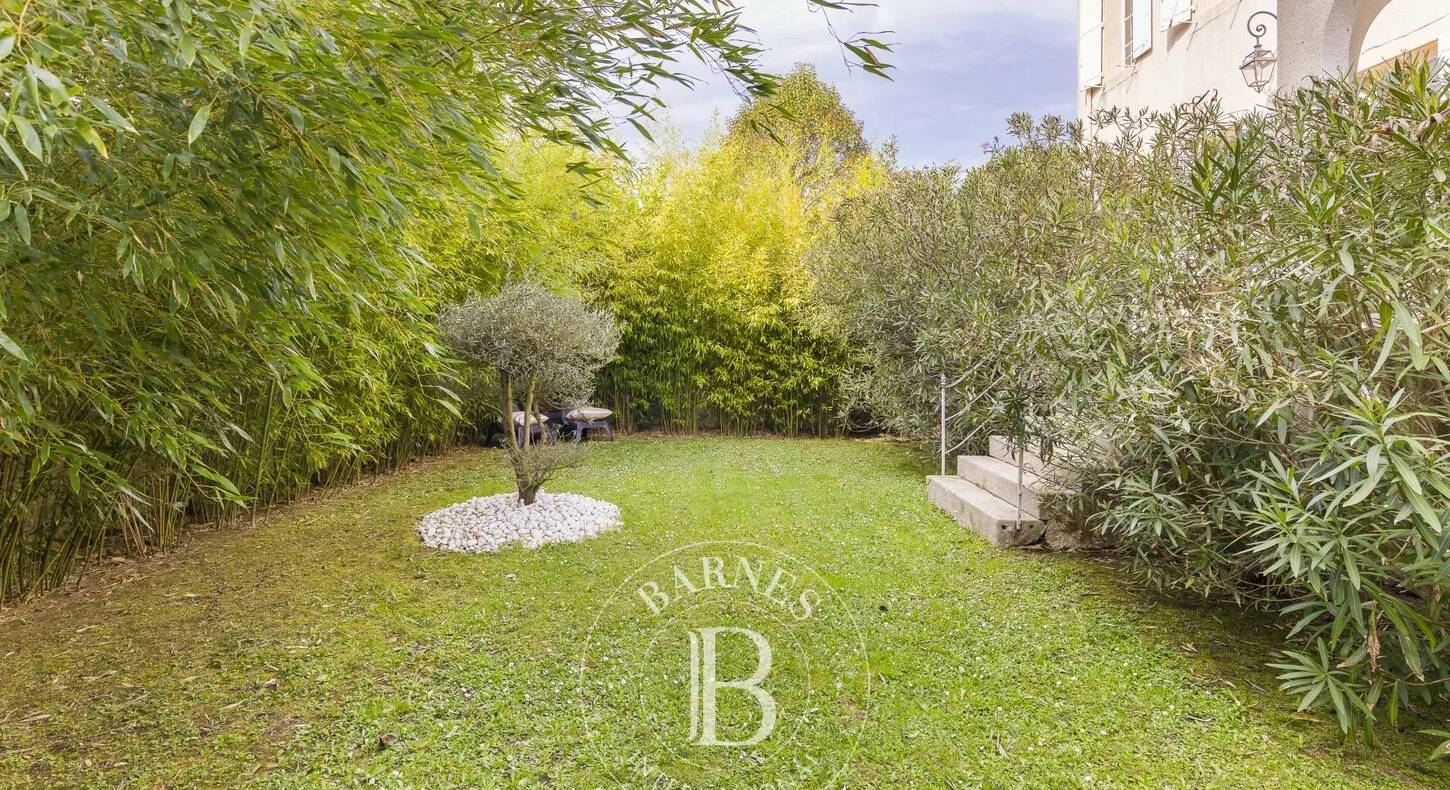 Show - BARNES Agency, luxury real estate in Toulouse