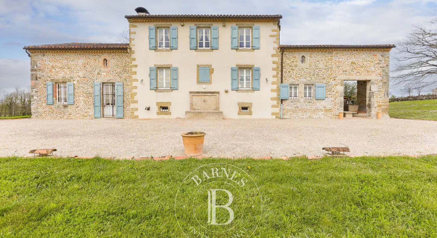 Show - BARNES Agency, luxury real estate in Toulouse