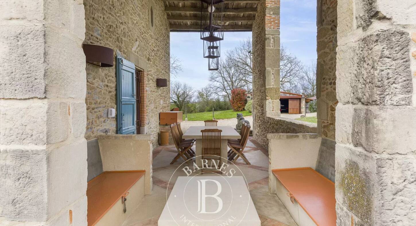 Show - BARNES Agency, luxury real estate in Toulouse