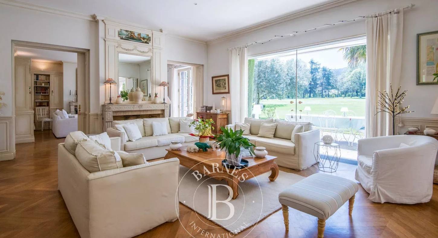 Show - BARNES Agency, luxury real estate in Toulouse