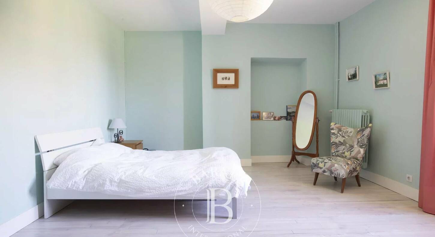 Show - BARNES Agency, luxury real estate in Toulouse