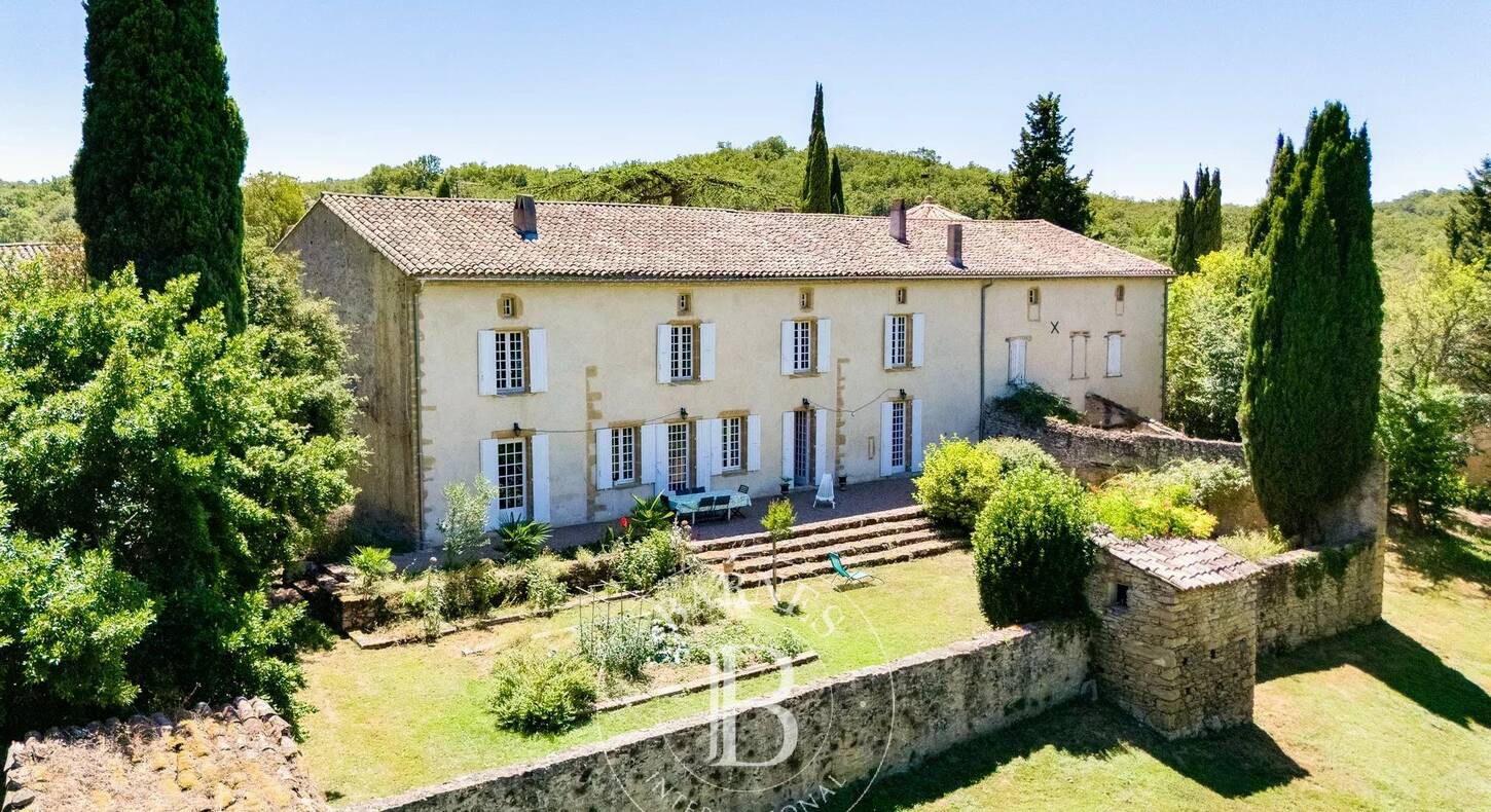 Show - BARNES Agency, luxury real estate in Toulouse