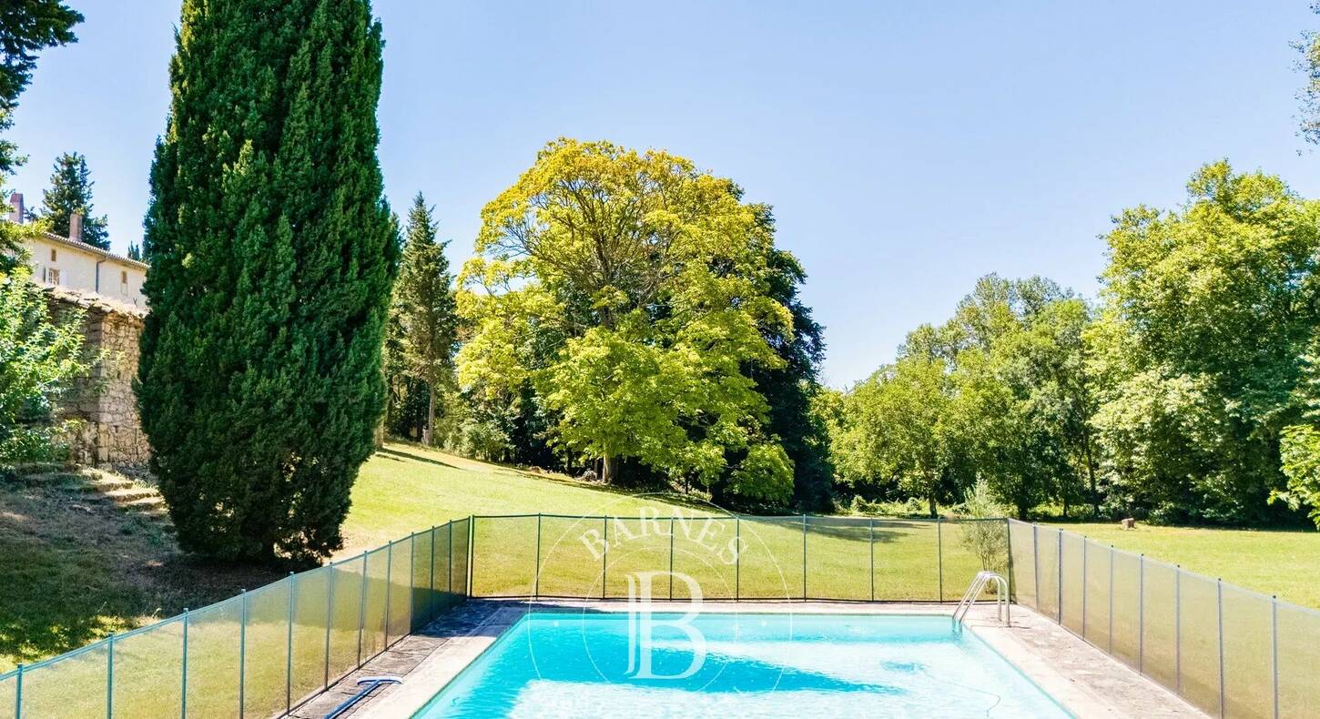 Show - BARNES Agency, luxury real estate in Toulouse
