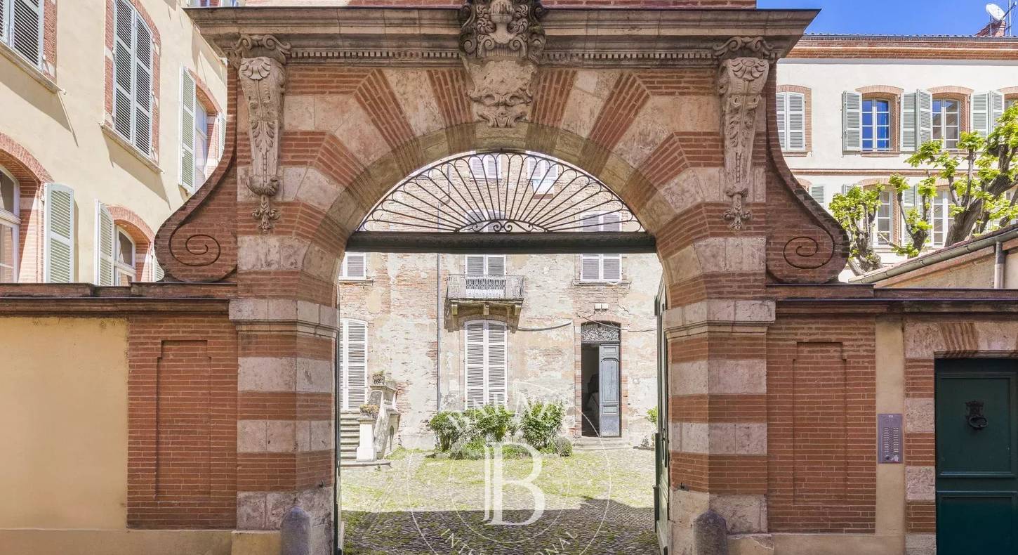 Show - BARNES Toulouse - Immobilier de luxe, appartements et maisons de prestige à Toulouse