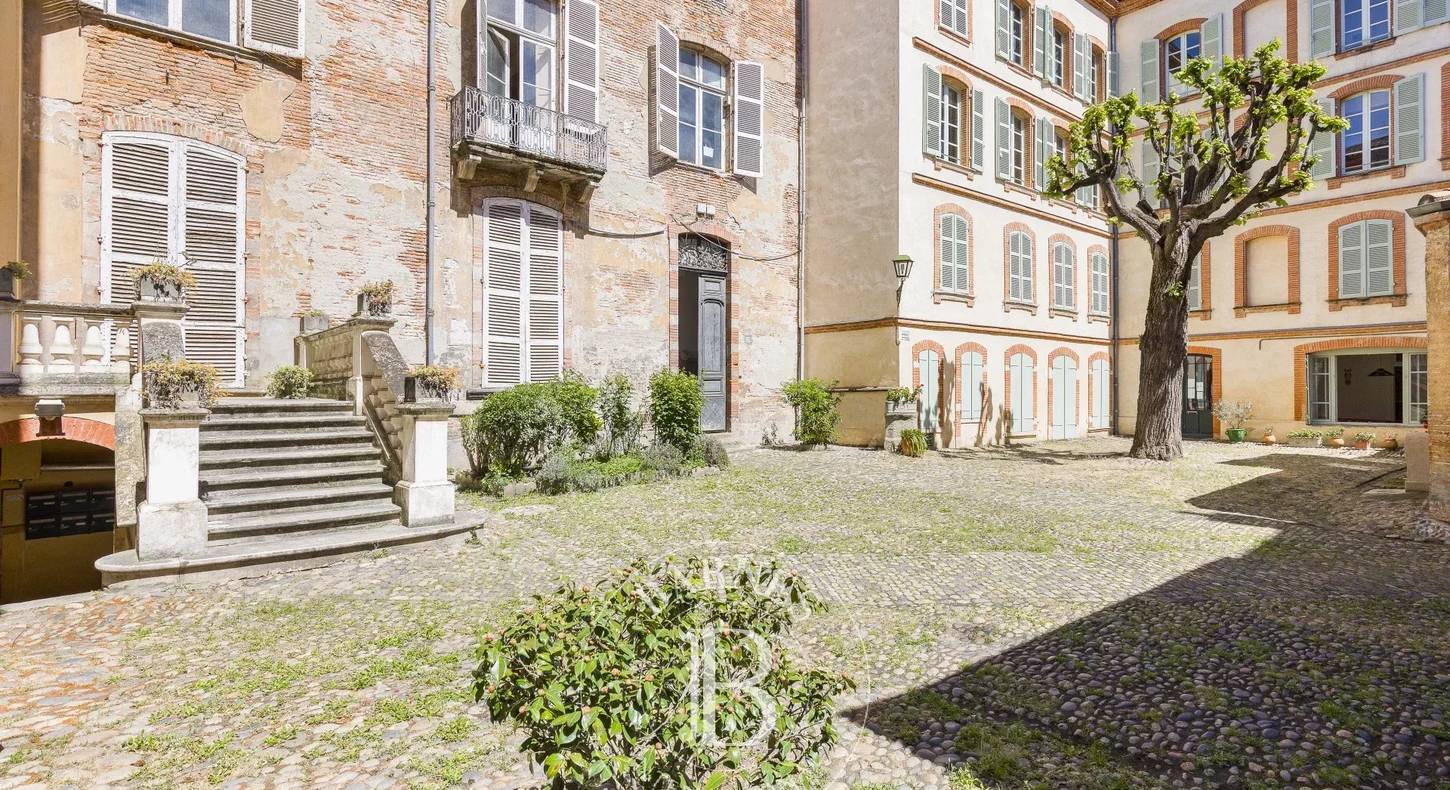 Show - BARNES Toulouse - Immobilier de luxe, appartements et maisons de prestige à Toulouse