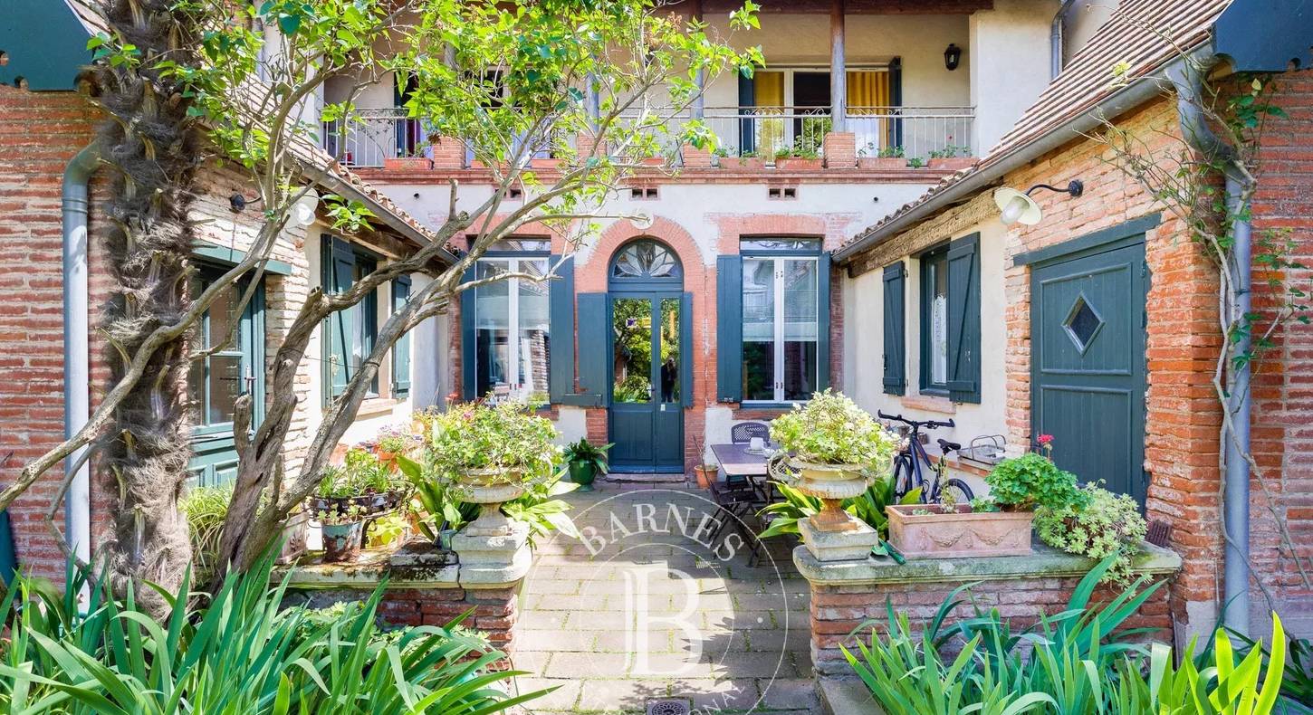 Show - BARNES Agency, luxury real estate in Toulouse