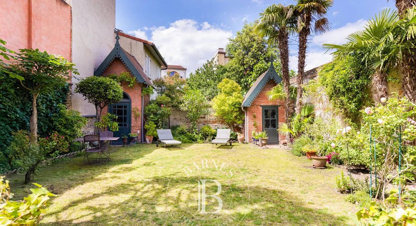 Show - BARNES Agency, luxury real estate in Toulouse