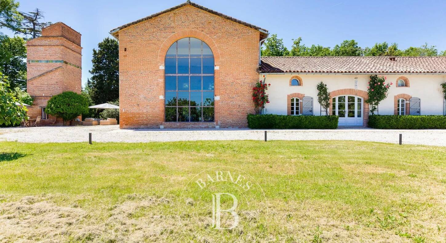 Show - BARNES Agency, luxury real estate in Toulouse