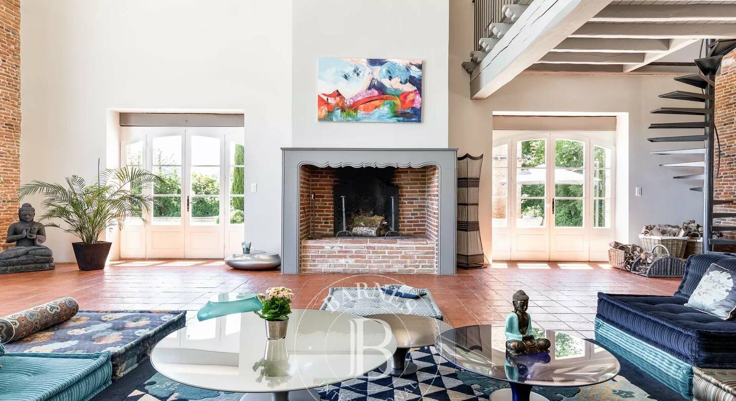 Show - BARNES Agency, luxury real estate in Toulouse