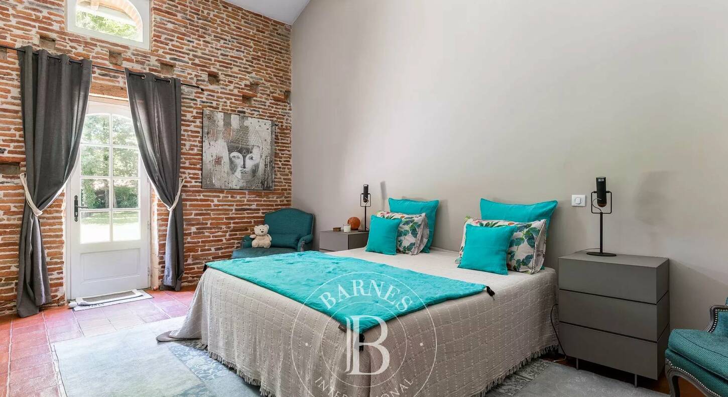 Show - BARNES Agency, luxury real estate in Toulouse