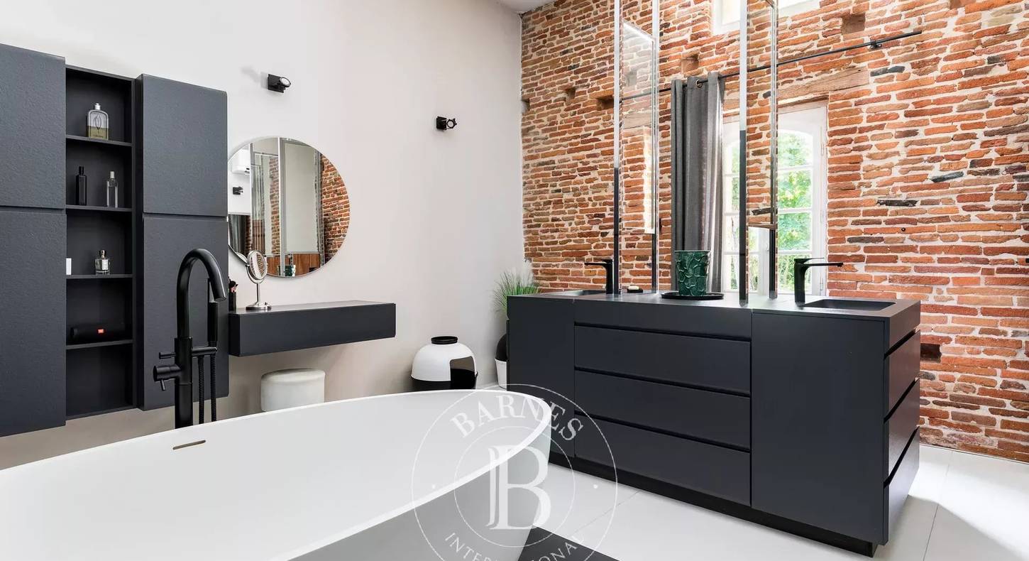 Show - BARNES Toulouse - Immobilier de luxe, appartements et maisons de prestige à Toulouse